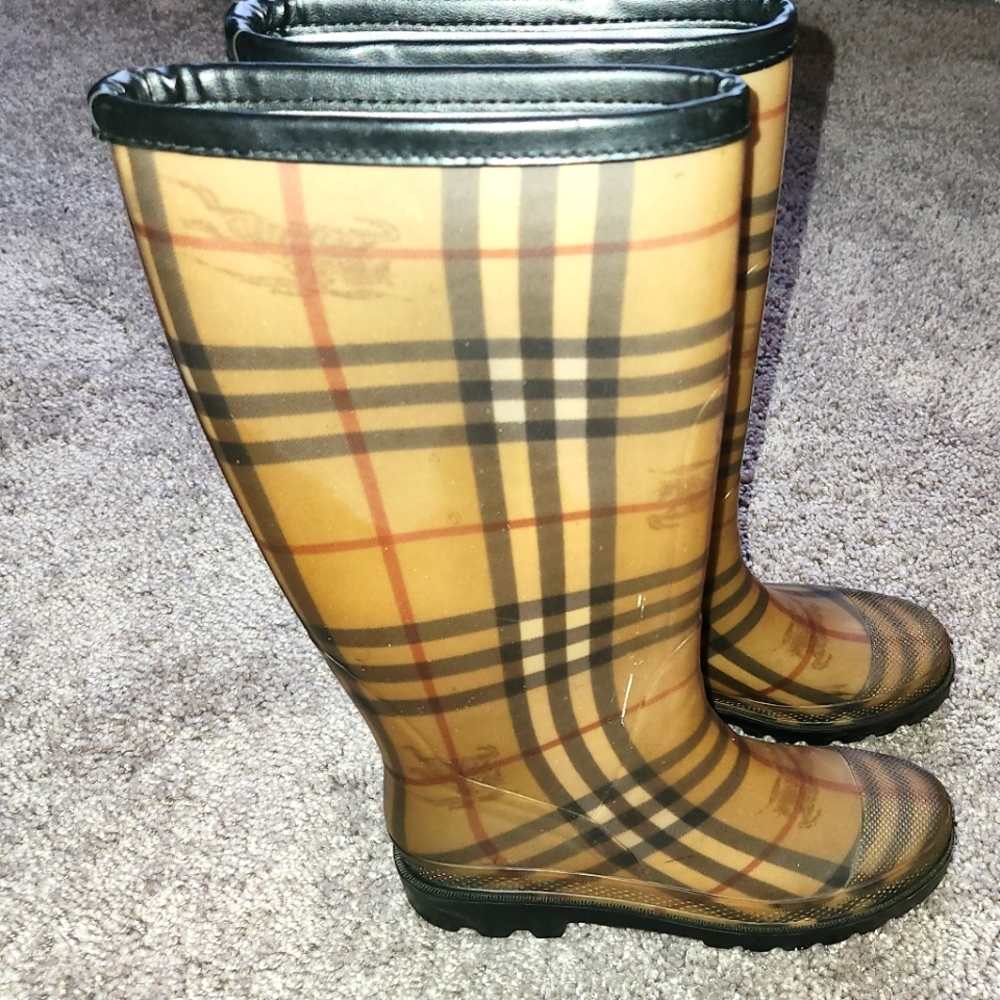 Authentic Burberry Rainboots, size 37 Women